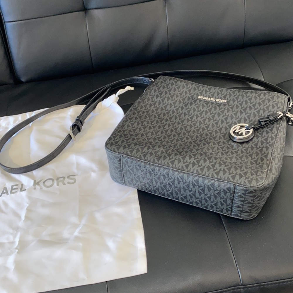 Beautiful black Michael Kors bag!